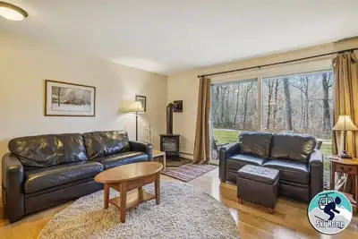 Image de Condo confortable d'une chambre sur la route de la navette et piste de ski