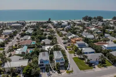 Image de Beautiful 6 Bedroom! Short Walk To Beach! ! Heated Pool Spa And Water Slide! ! !
