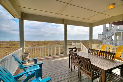 Image de Magnifique maison juste sur la plage! Piscine communautaire chauffée!