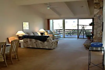Image de Townhouse - Golf Course Community