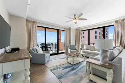 Image de Seachase 905c- Vues sur la plage depuis la terrasse et l'intérieur de la côte!