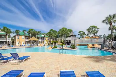 Image de Parrot Bay 37cu 1 Br chez Purple Parrot Village Resort par Perdido Key Resort Management