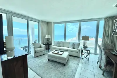 Image de Décor personnalisé | RÉSERVEZ Maintenant | Unité de coin au 19e étage!