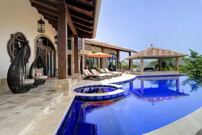 Villa située dans l'exclusif Pacifico Resort à proximité de restaurants incroyables