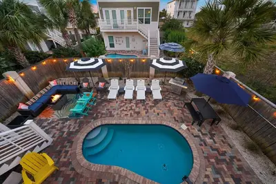 Image de Chances R: Brand New, 4 Kings, Piscine privée, Golf Cart