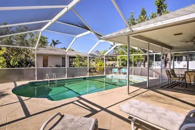 Image de Breezy Marco Island Home w / Pool - Promenade à la plage!