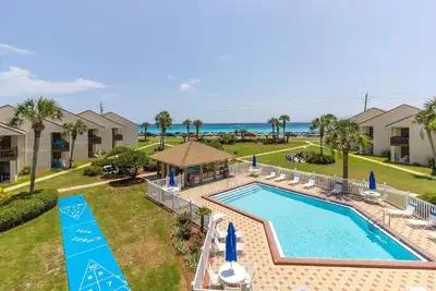 Image de Blue Surf 14b Open 7 \/ 9-7 \/ 11! Deux chambres avec vue sur le golfe, piscine, marches de la plage! !