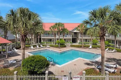Image de Spicy D @ The Sea - 1br / 1ba - Grande piscine - WiFi gratuit