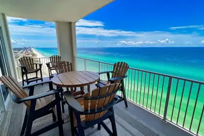 Image de Unité d'extrémité 4 chambres Platinum Designer Vues incroyables sur le golfe! Chaises de plage gratuites