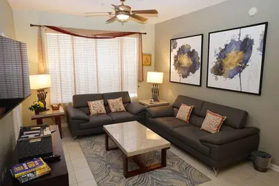 Image de Le Nouveau Windsor Hills 3 Br Condo 405!