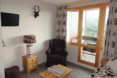 Superbe vue Belle Plagne -depart et retour ski aux pieds. Esprit cocooning