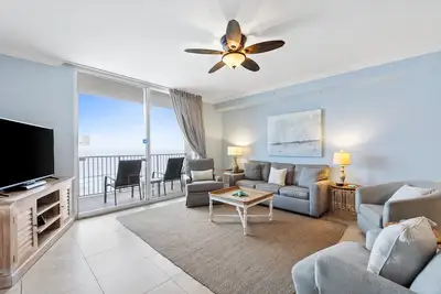 Image de Tidewater Direct Beachfront Condo | Piscine avant Gulf | Services Ă gogo!