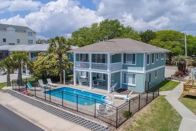 Image de Pour les familles, maison de 7 chambres rénovée avec piscine privée - à quelques pas de la plage