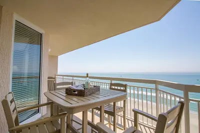 Image de Vacances de Luxe Crescent Shores w / Balcon Face à L'océan et des Vues à Couper le Souffle!