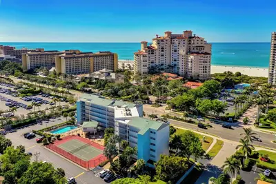 Image de San Marco Residences # 508 - 1 Accès direct à la plage