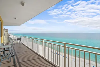 Image de Sterling Reef Condo - Nouvelle unité de coin - Vues panoramiques directes sur le golfe et la plage!
