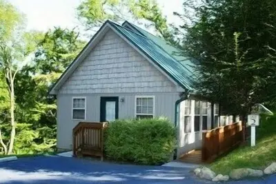 Image de Chalet parfait pour les grands groupes! Plein de plaisir pour la famille et les amis!