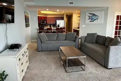 Image de Fantastique tarifs d'automne! RÉSERVEZ Et ÉCONOMISEZ * Sleeps 15 Phoenix West Ii Unit 2506