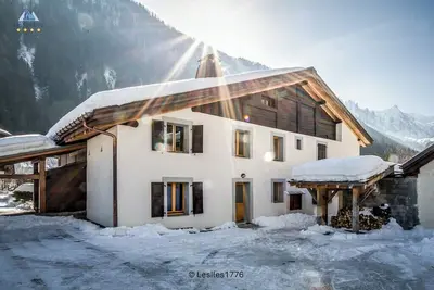 Image de Les Iles 1776, grande ferme confortable rénovée au milieu de la vallée de Chamonix