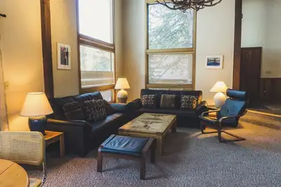 Image de Spacieux Summer Getaway: 4Br / 4. 5Ba Mountain Home. Jacuzzi!