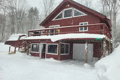 Image de Charmante maison. Privé, paisible et boisé, près des sentiers de randonnée de l’Okemo mtn.