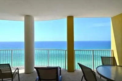 Image de Condo Avec Vue Imprenable Et Balcon Spacieux! Ouvert 8 / 17-24! Jusqu'Ă 8 personnes!