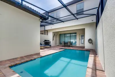 Image de Phénoménal Brand New 5bd \/ 4. 5ba Maison de ville!