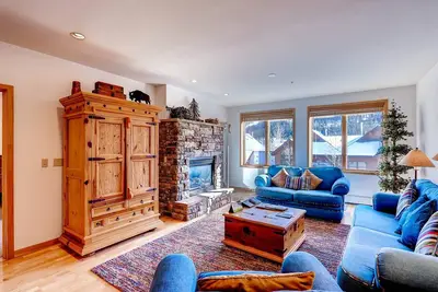 Image de Restez et les enfants skient gratuitement! 2Br Condo Near River Run. Pas de frais de nettoyage