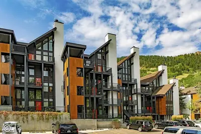 Image de 1 chambre pour 4 w Parking dans le cœur du centre-ville d'Aspen