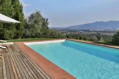 Image de Maison de vacances privée avec piscine privée, Wifi, climatisation, Tv, véranda, près de Lucques