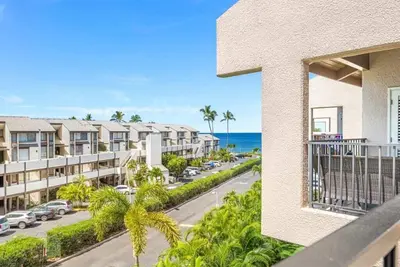 Image de Upgraded 2-Level Condo – Kamaole Sands 9404