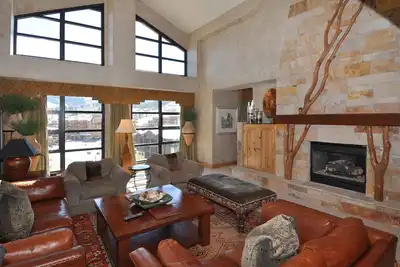 Image de Superbe penthouse avec 3600 pieds carrés de luxe!