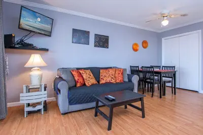 Image de Pratique mi bloc condo ville océane. Parfait pour une petite famille