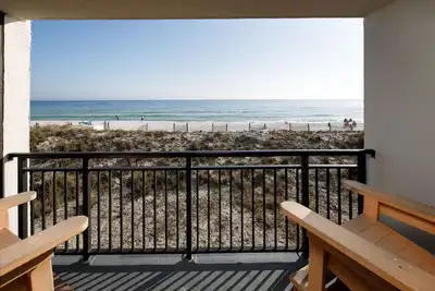 Image de Locations de vacances abordables avec une vue d'un million de dollars.