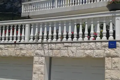 Image de Appartement de deux chambres prés de la plage Zivogosce - Porat, Makarska (A-13853-a)