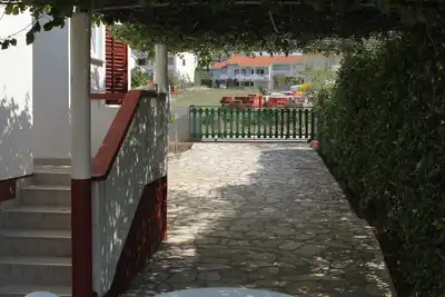 Image de Appartement de deux chambres avec la terrasse Povljana, Pag (A-6468-b)