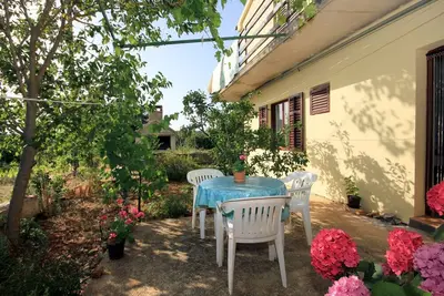 Image de Appartement de deux chambres avec la terrasse Zaglav, Dugi otok (A-878-a)