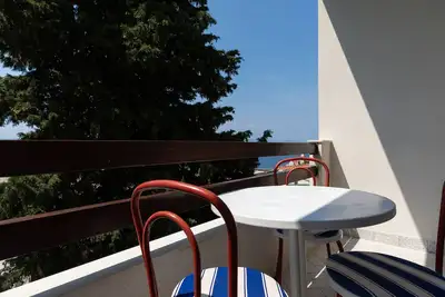 Image de Appartement d'une chambre avec le balcon et la vue sur le mer Pisak, Omis (A-5975-b)