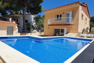 Magnifique villa  piscine privée  avec Wifi gratuit illimité