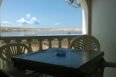 Appartement d'une chambre avec la terrasse et la vue sur le mer Kustici, Pag (A-6392-a)