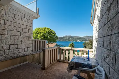 Image de Appartement d'une chambre avec la terrasse et la vue sur le mer Tri Zala, Korcula (A-9317-a)