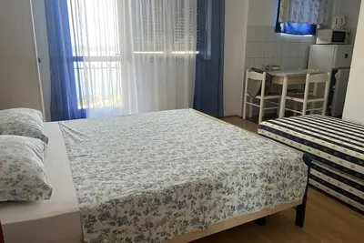 Garçonnière avec le balcon et la vue sur le mer Crikvenica (As-5555-g)