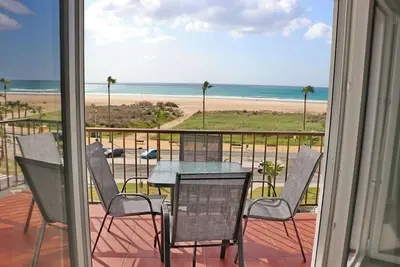 Image de Appartement situé au centre de la ville, sur le front de mer