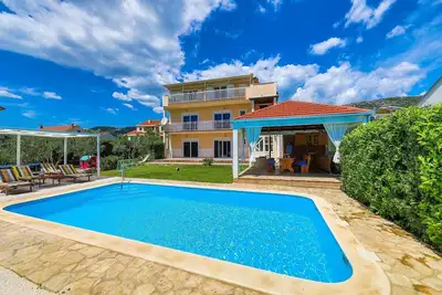 Image de Magnifique maison Ă Kastel Luksic
