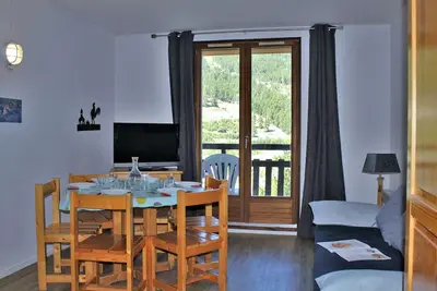 Image de Appartement 3 pièces à Risoul 1850 avec balcon et animaux admis