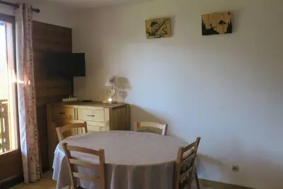 Image de Appartement Convivial pour 4 Personnes avec Balcon et Parking à Châtel