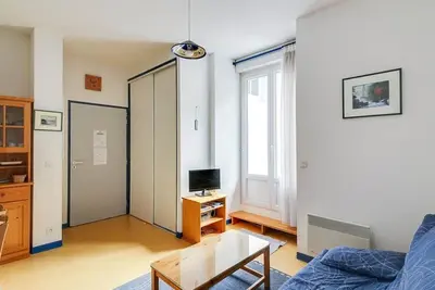 Image de Appartement T2 à Cauterets avec Terrasse, Local à Ski, et Proche Télécabine