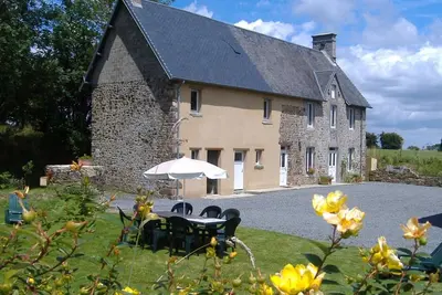 Image de Maison normande avec cheminée, jardin privé et internet - calme absolu en campagne