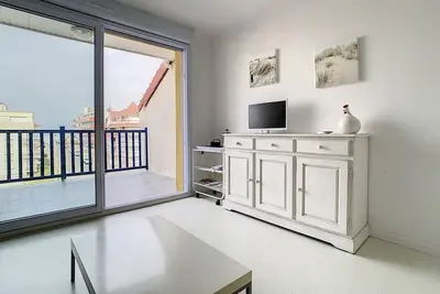 Image de Appartement Confort 2 Chambres à 100m de la Plage avec Parking