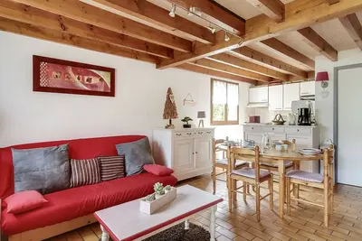 Image de Chalet 2 chambres, 6 pers, terrasse, balcon, parking, wifi, près ski et commerces